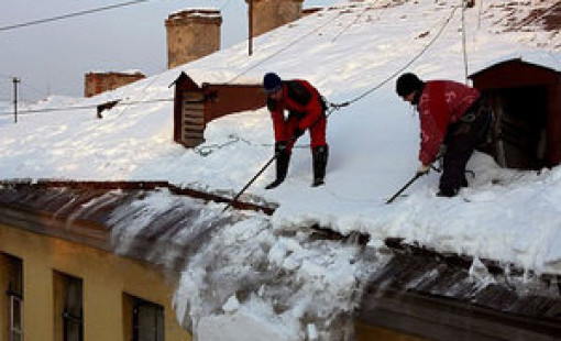 Уберём снег с крыши в Вологде
